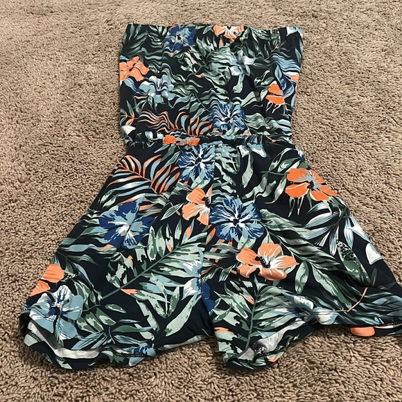 Victoria Secret LASCANA Floral Strapless Romper - Picture 9 of 9